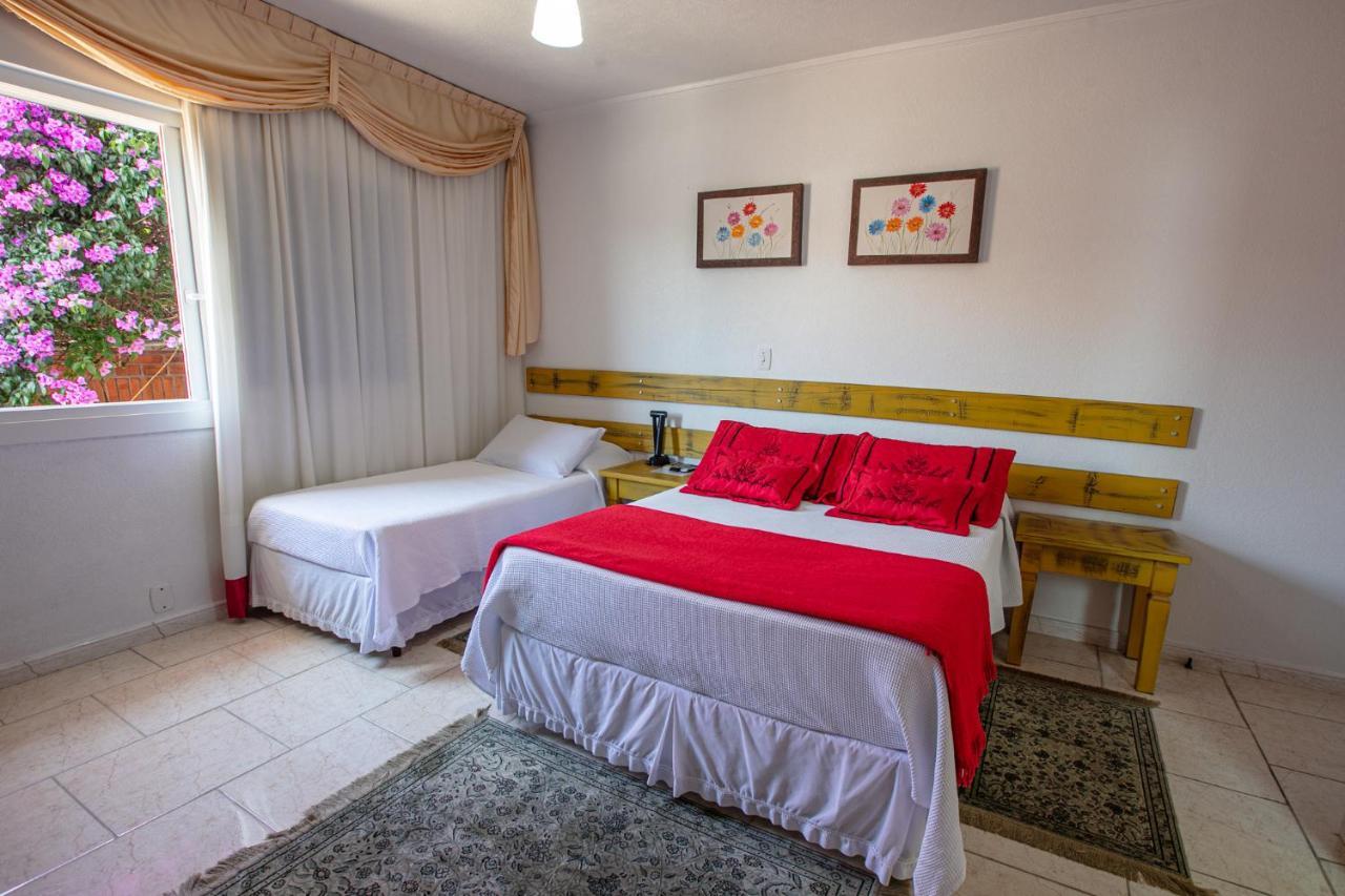 Hotel Pousada Casa Tasca Бенту-Гонсалвіс Екстер'єр фото